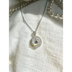 Round cut cubic zirconia pendant necklace with a 18 inch chain ￼